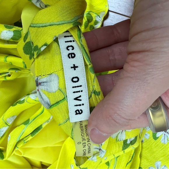 Alice + Olivia | Yellow Moore Floral Ruffle Dress Size 0 - Picture 5 of 6